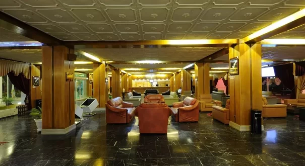 هتل سفید کنار بندرانزلی