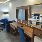 هتل سفید کنار بندرانزلی