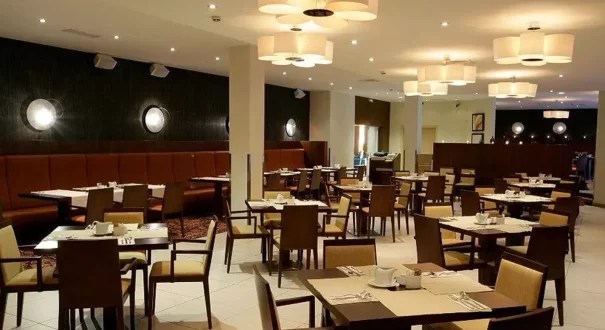هتل کاسموس سن پیترزبورگ