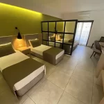  هتل کویینز پارک گوینوک آ