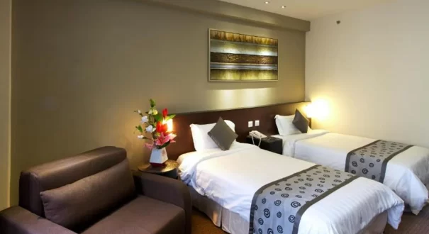 Royal Newton Hotel