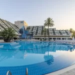  هتل کویینز پارک گوینوک آ