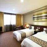 Royal Newton Hotel