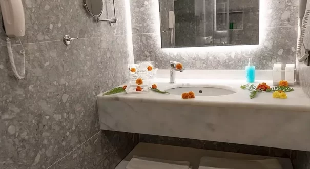  هتل کویینز پارک گوینوک آ