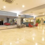  هتل کویینز پارک گوینوک آ